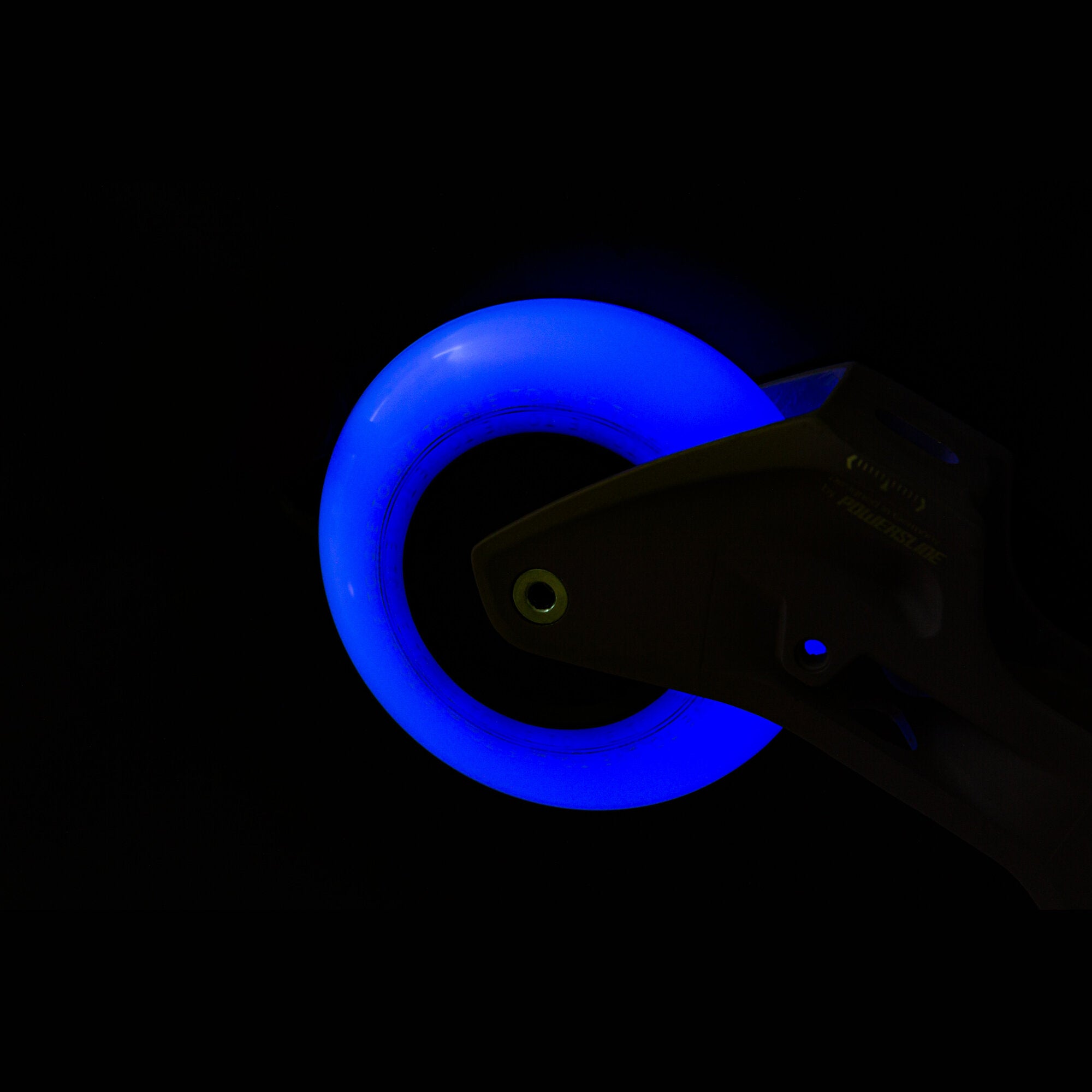 powerslide-neons-90mm-85a-blue-led-rollen-4er-pack image 1