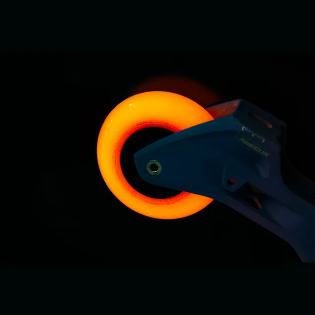 powerslide-neons-80mm-85a-orange-led-rollen-4er-pack image 1